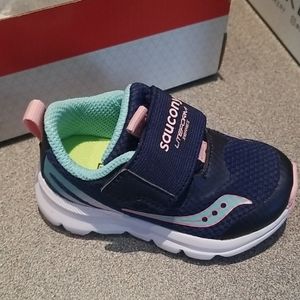 Saucony Liteform Tennis shoes size 4.5 extra wide